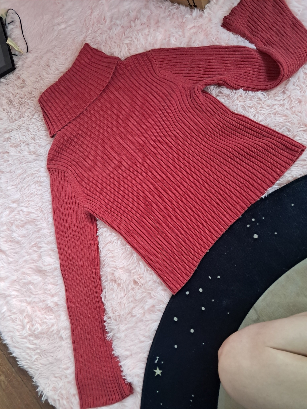 Old Navy Sparkly Red Ribbed Turtleneck Sweater From The Early 2000s!
